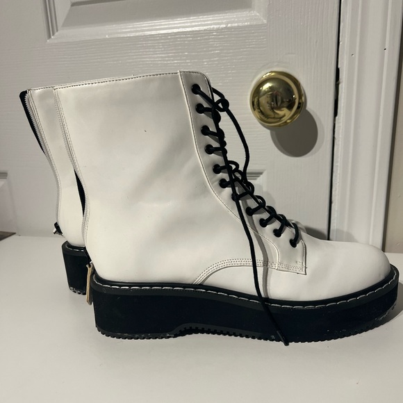 Kendall & Kylie White Platform Boots - Picture 3 of 6